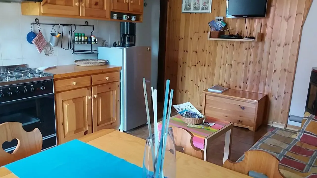 Apartament Piccola Perla A Livo 0*, Livo (Lombardy) Włochy